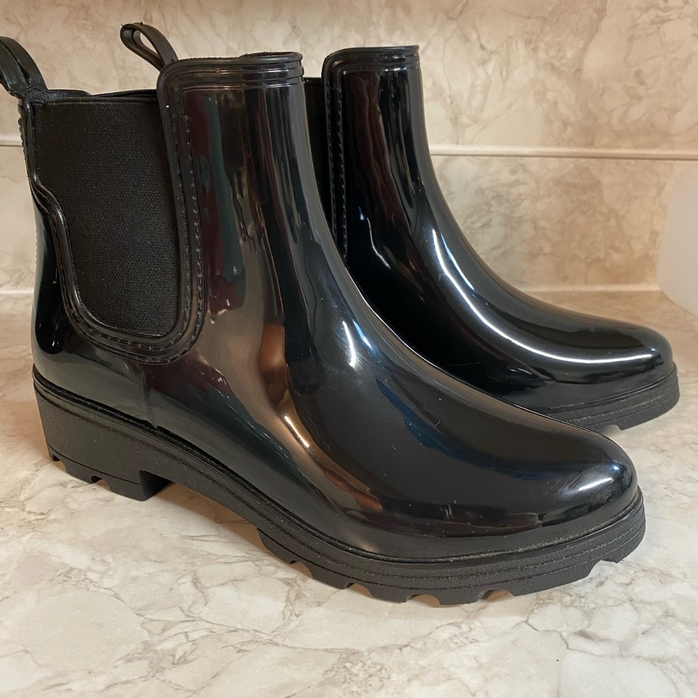 Capelli of New York Glossy Black Chelsea Rain Boots